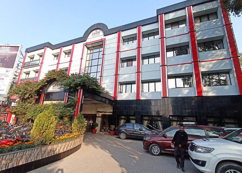 Uttar Pradesh Prayagraj HOTEL FRONT