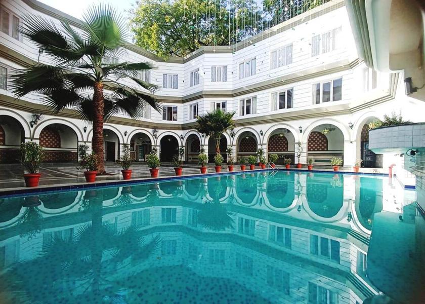 Uttar Pradesh Prayagraj Hotel Exterior