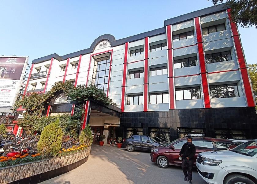 Uttar Pradesh Prayagraj Hotel Exterior