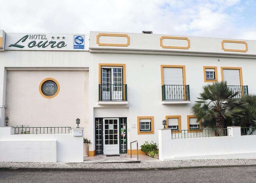Leiria Obidos Front of property