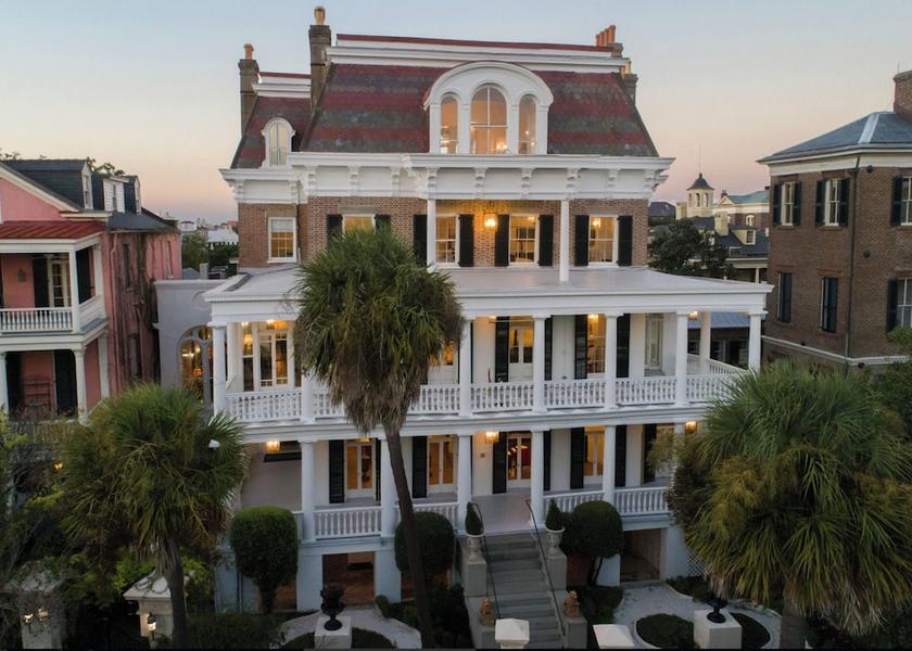 Illinois Charleston Facade