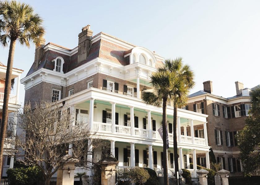 Illinois Charleston Facade