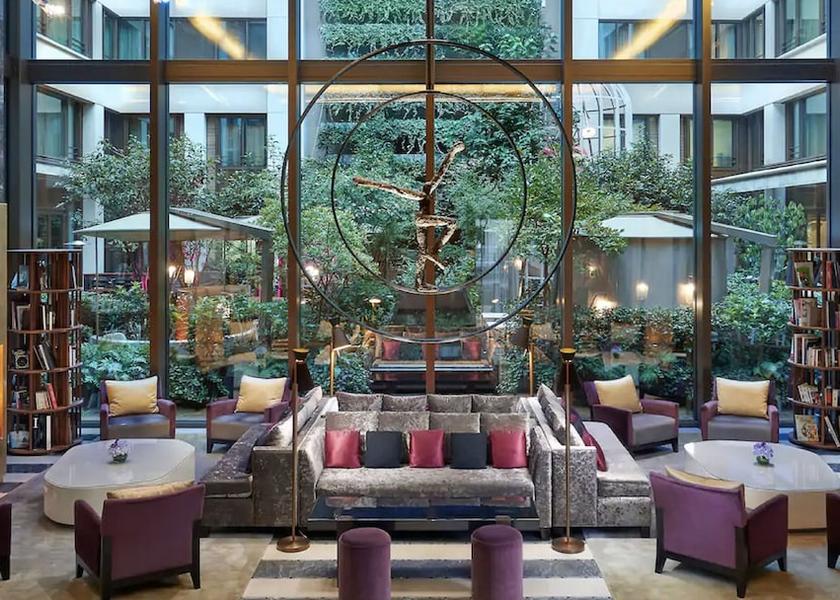 Ile-de-France Paris Lobby