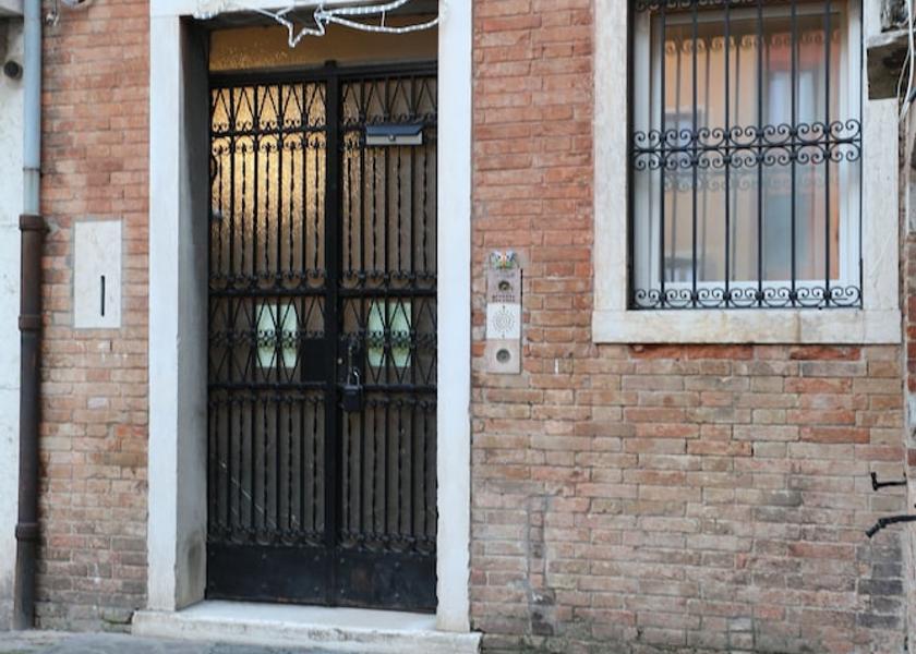 Veneto Venice Entrance
