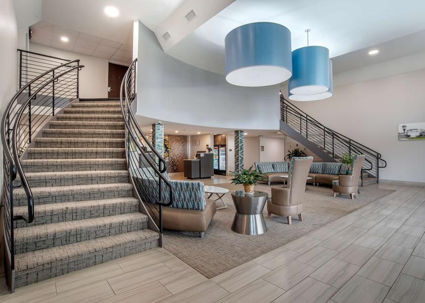 Alabama Brewton Lobby