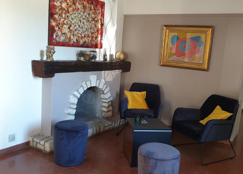 Corsica Sari-Solenzara Interior Entrance