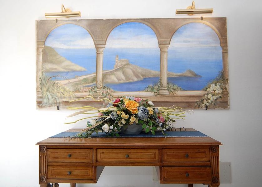 Liguria Deiva Marina Interior Entrance