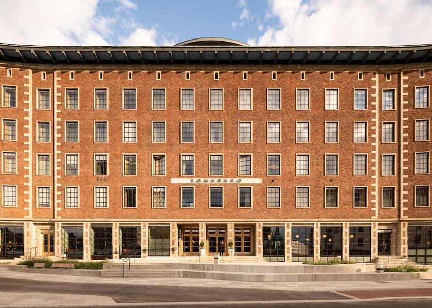  Oslo Exterior Detail