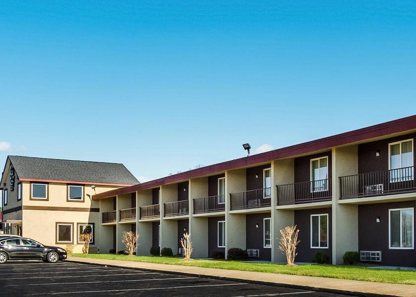 Michigan Madison Heights Exterior Detail