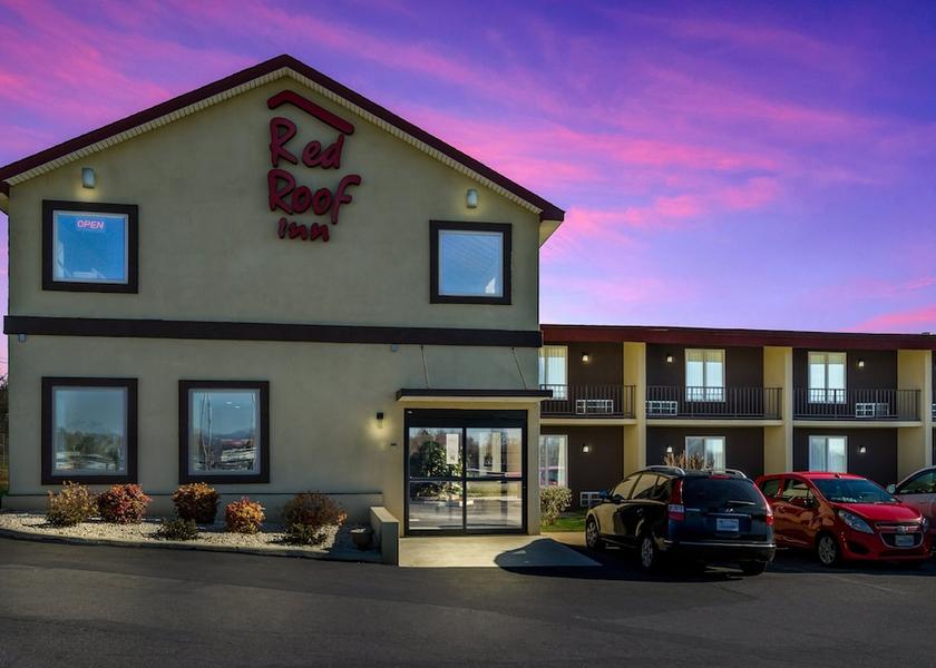 Michigan Madison Heights Exterior Detail