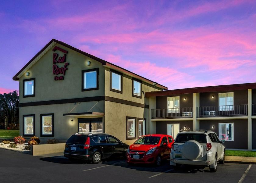 Michigan Madison Heights Exterior Detail