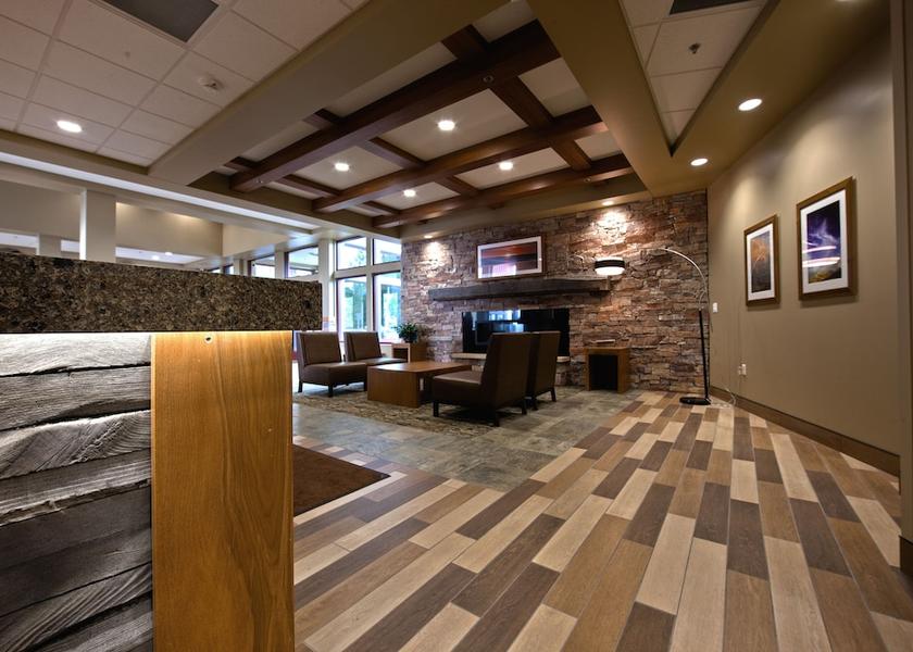 Wisconsin Bayfield Lobby