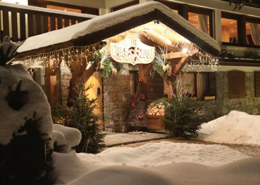 Auvergne-Rhone-Alpes Combloux Entrance