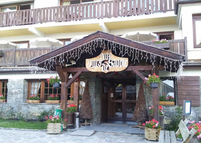 Auvergne-Rhone-Alpes Combloux Facade