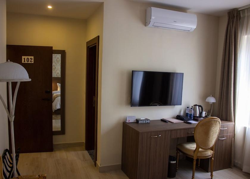 Amman Room