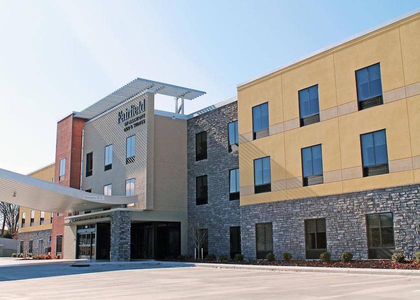 Missouri St. Louis Exterior Detail