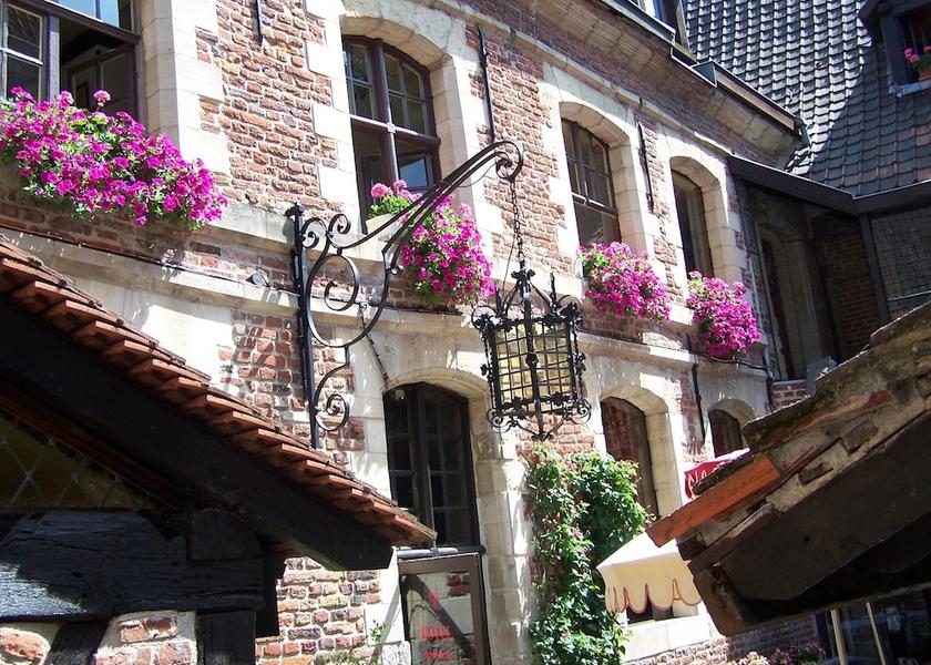 Hauts-de-France Valenciennes Exterior Detail