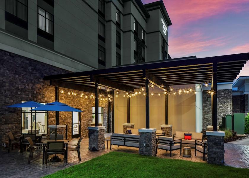 Georgia Greensboro Exterior Detail