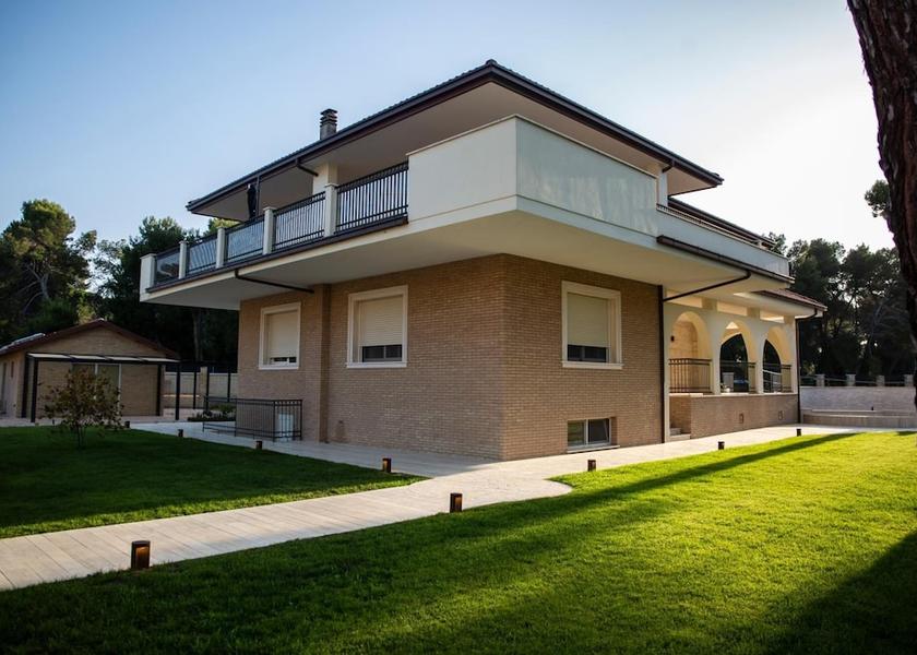 Abruzzo Pescara Exterior Detail