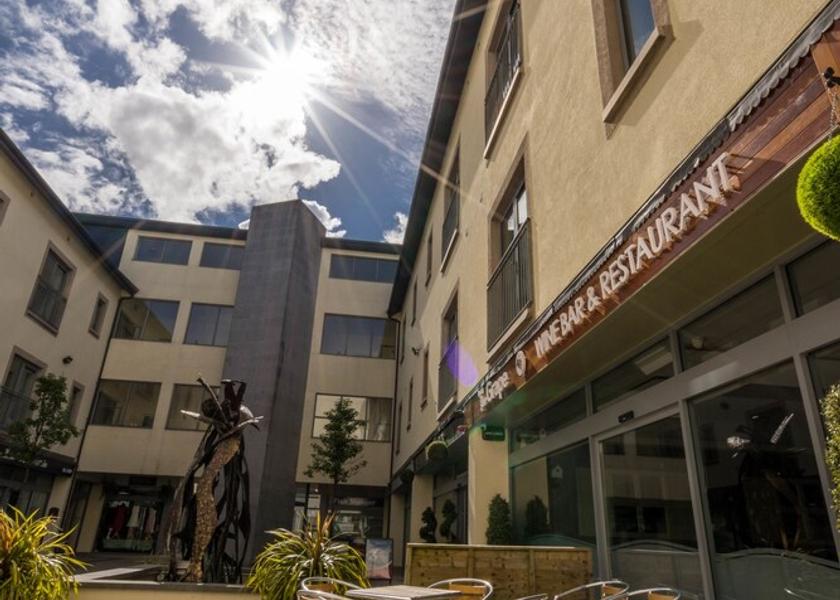 Leitrim (county) Carrick-on-Shannon Facade