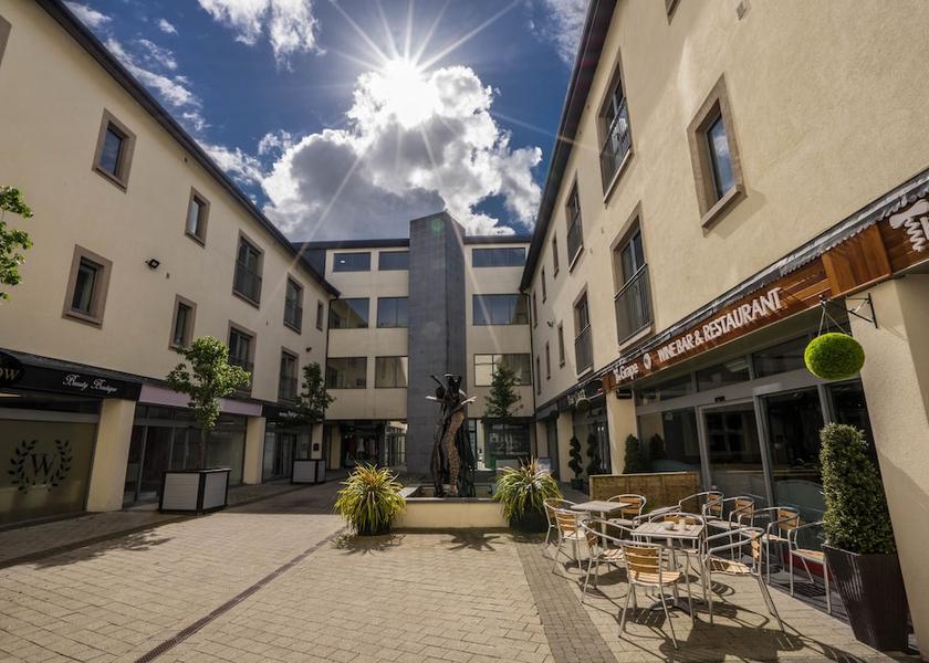 Leitrim (county) Carrick-on-Shannon Facade