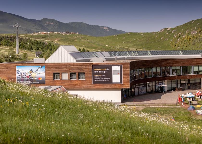  Qusar Exterior Detail