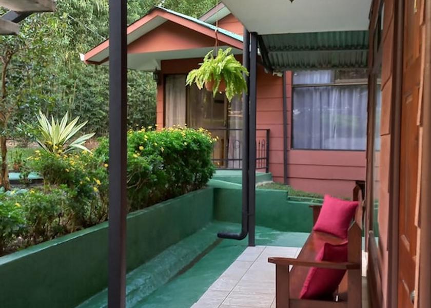 Puntarenas Monteverde Facade