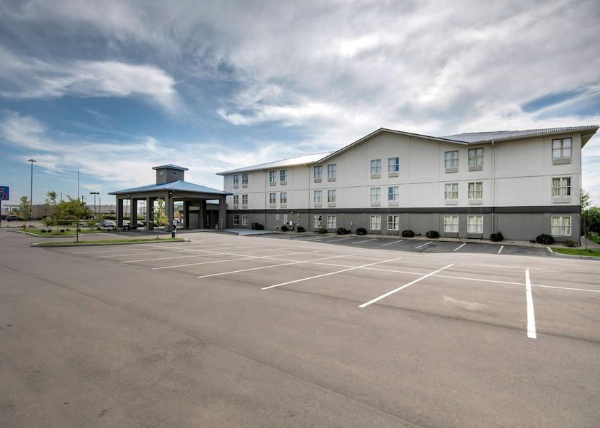 Kentucky Walton Exterior Detail