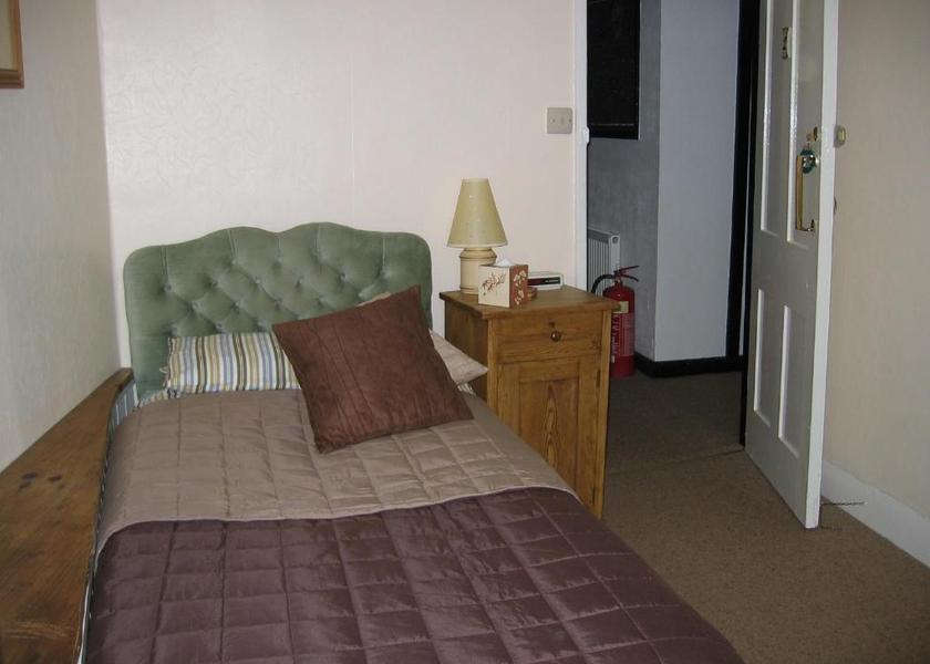 Wales Rhayader Single room-Shared Bathroom