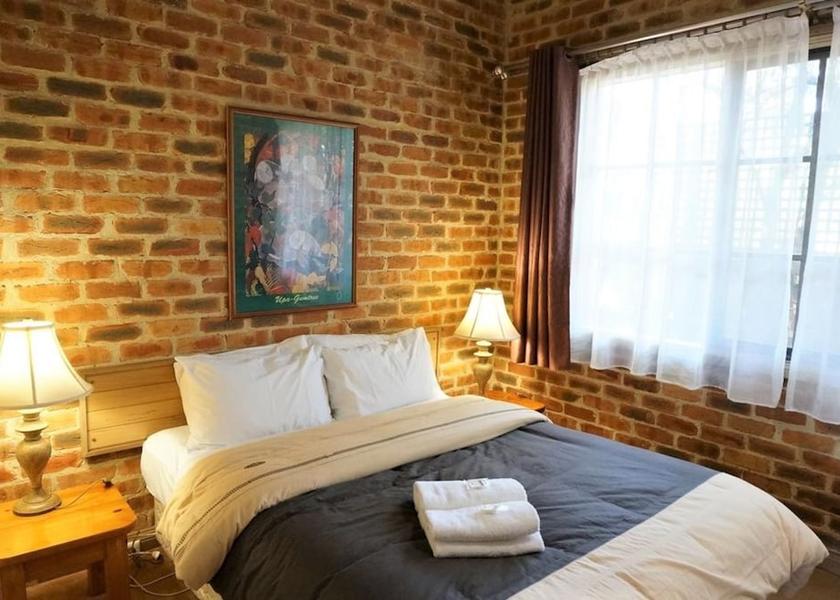Victoria Melbourne Room