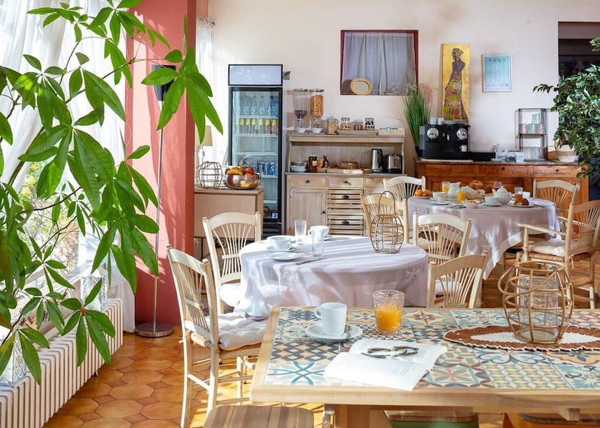 Provence - Alpes - Cote d'Azur Istres Dining Area