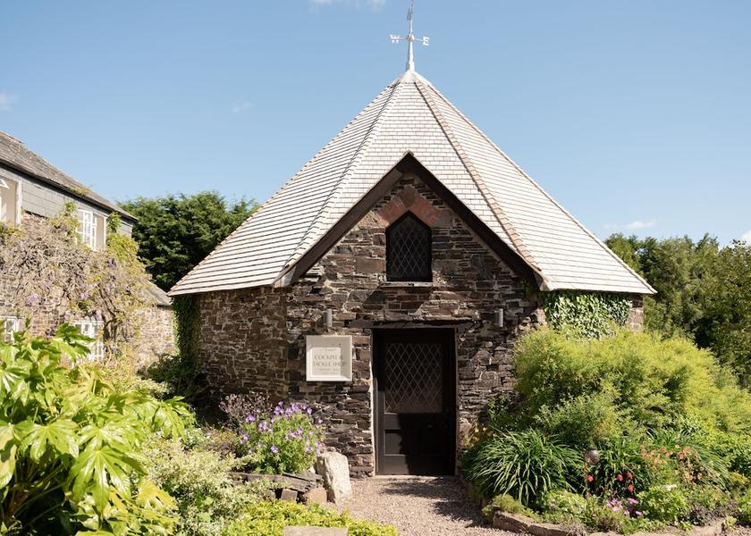 England Lifton Exterior Detail