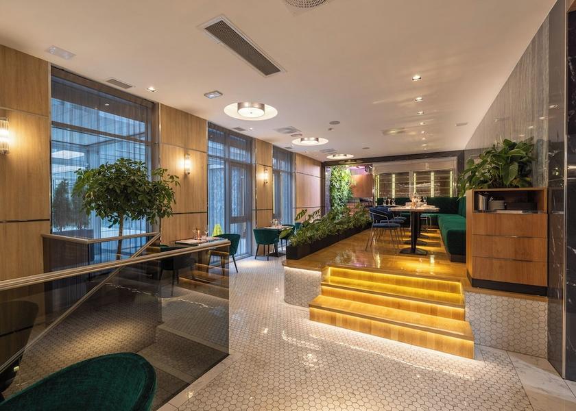  Budapest Lounge