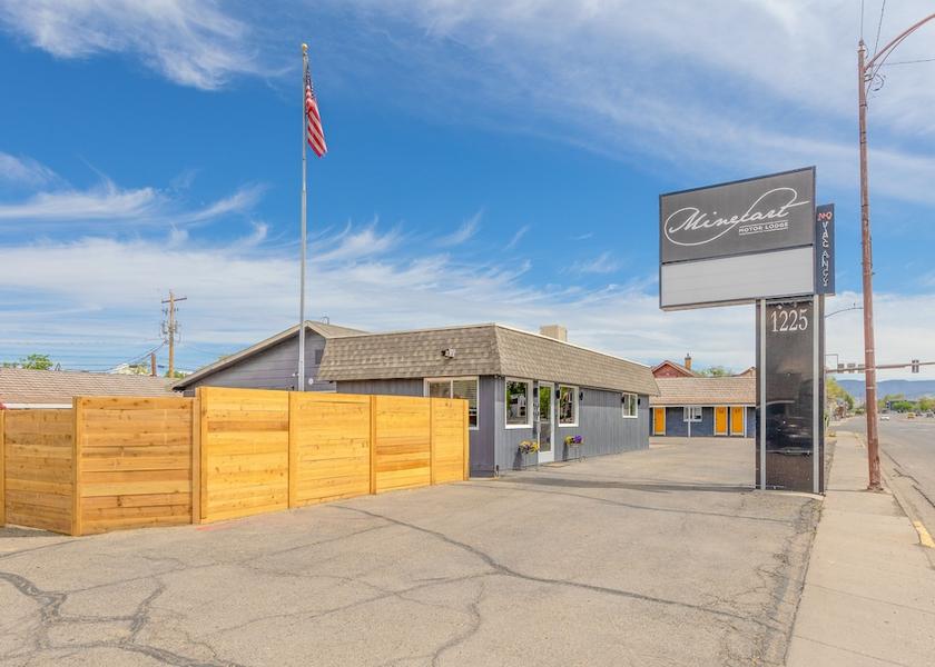Colorado Montrose Facade