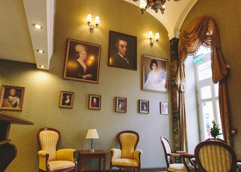 Csongrád Szeged Interior Entrance