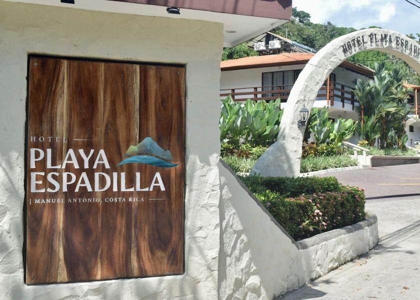 Puntarenas Province Quepos Property entrance