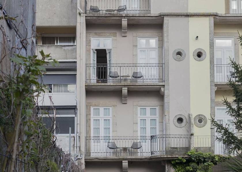 Porto Porto Exterior Detail
