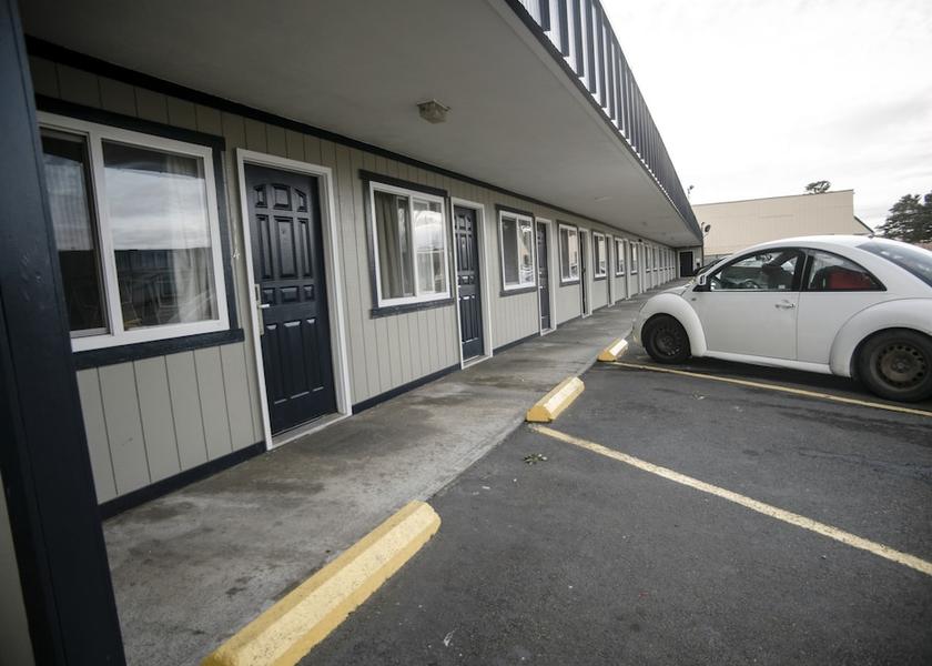 California Crescent City Parking