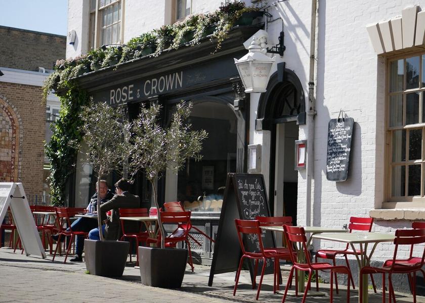 England Warwick Facade