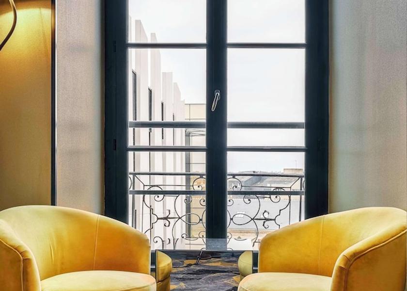 Pays de la Loire Le Mans Lobby