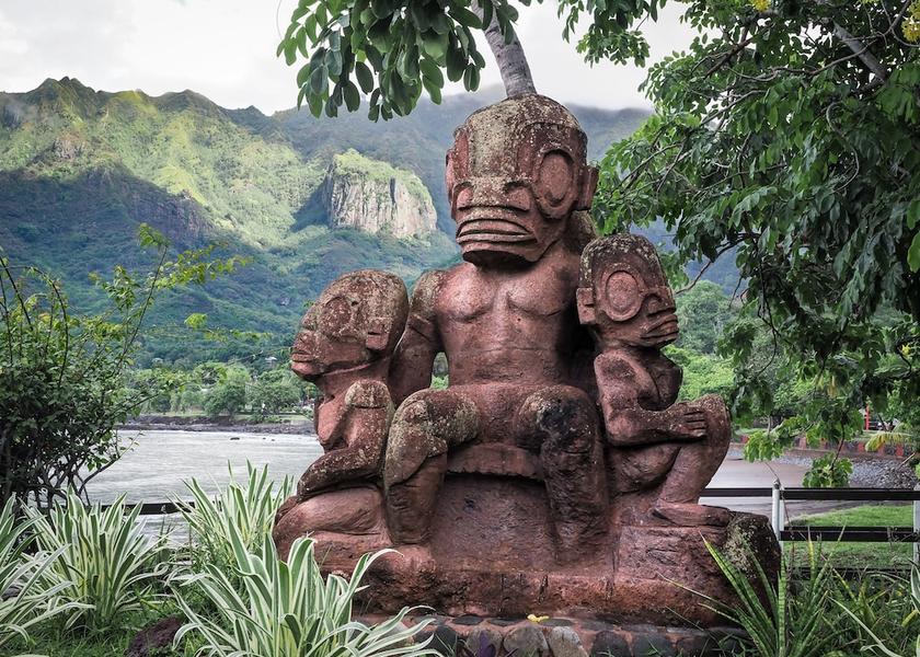  Nuku Hiva Exterior Detail
