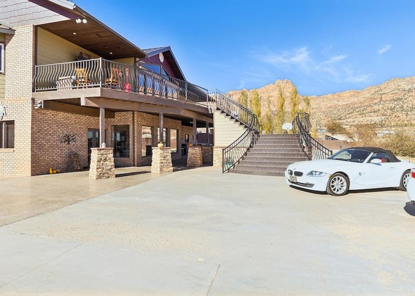 Utah Hildale Exterior Detail