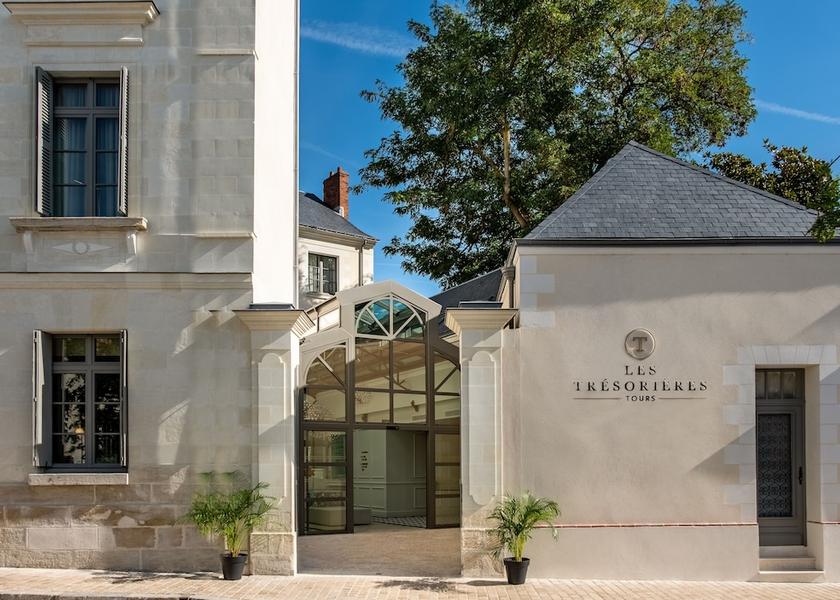 Centre-Loire Valley Tours Facade