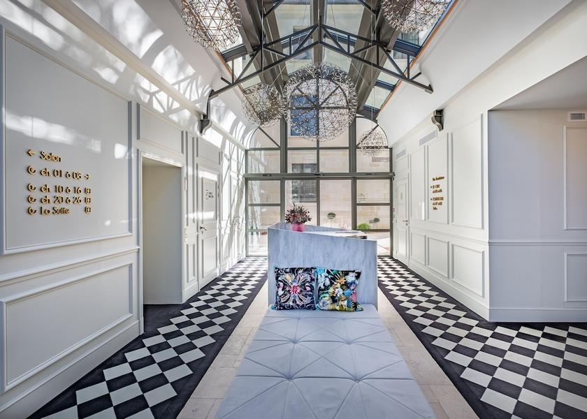 Centre-Loire Valley Tours Lobby