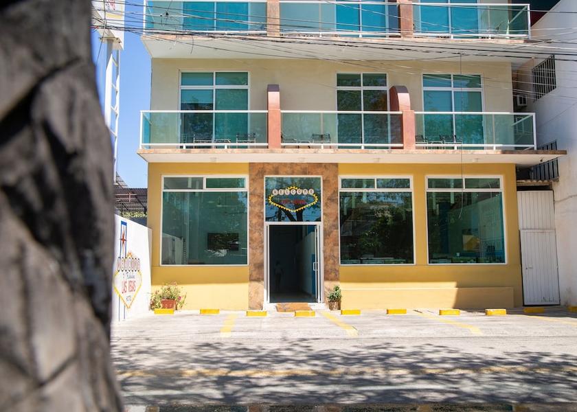 Guerrero Zihuatanejo Facade