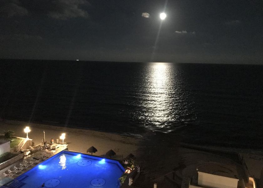 Quintana Roo Cancun Infinity Pool