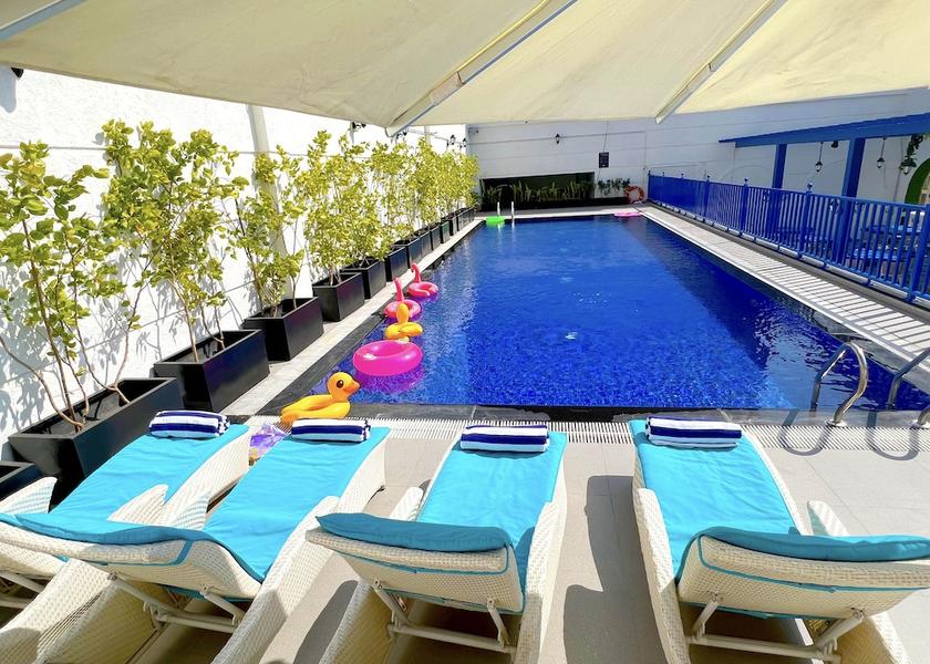 Maharashtra Thane Rooftop pool