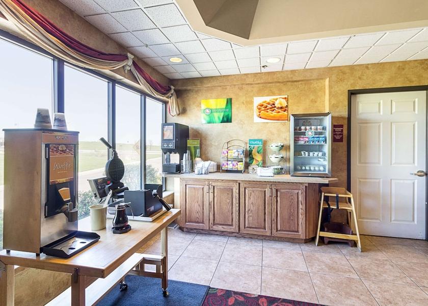 Minnesota Fairmont Breakfast Area