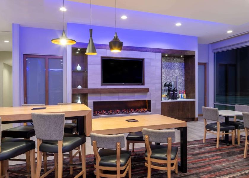 Georgia Greensboro Lobby