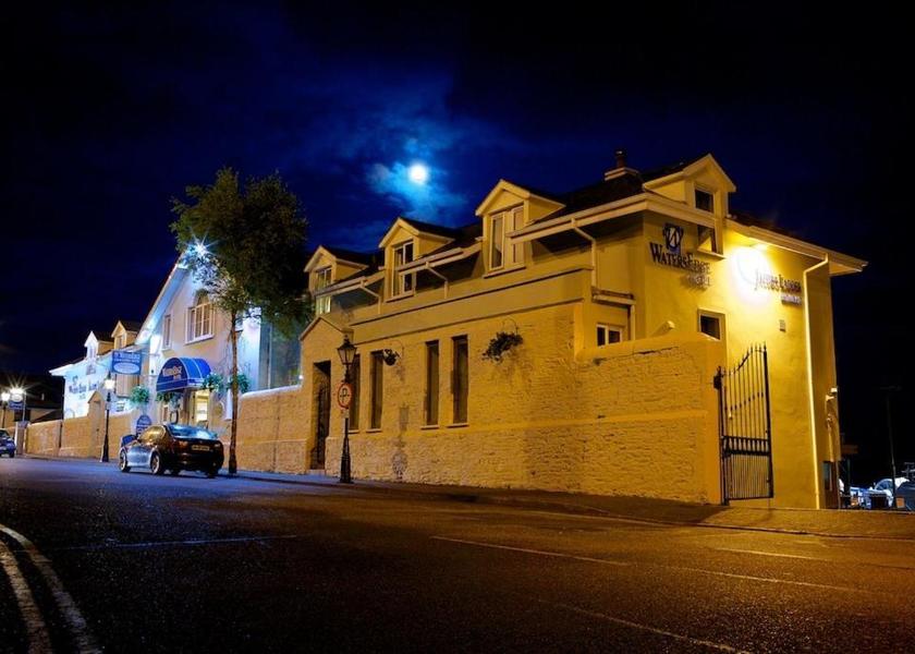 Cork (county) Cobh entrance